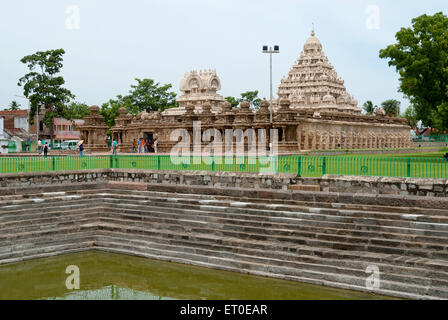 Kailasanatha temple avec réservoir en Kanchipuram kancheepuram ; ; ; ; Tamil Nadu Inde Banque D'Images