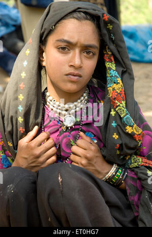 Portrait of teenage girl palanpur Himachal Pradesh ; Inde ; M.# 721CH Banque D'Images