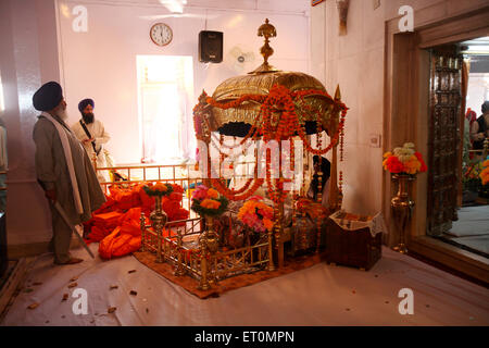 Vue intérieure d'Anandpur sahib Gurudwara situé dans le district de Rupnagar au Penjab ; Inde Banque D'Images