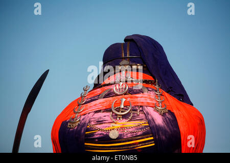 Turban guerrier Nihang, Hola Mohalla, festival Hola, Anandpur Sahib, Anandpur, Rupnagar, Ropar, Punjab, Inde, Indien Banque D'Images