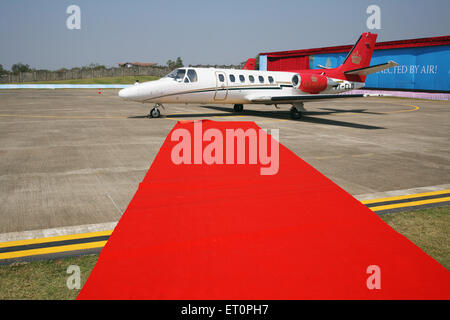 Tapis rouge pour les passagers du vol inaugural à Lonavala aamby valley airport ; ; ; Maharashtra Inde Banque D'Images