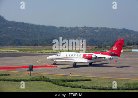 Tapis rouge pour les passagers du vol inaugural à Lonavala aamby valley airport ; ; ; Maharashtra Inde Banque D'Images