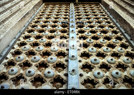 Haveli ancienne porte en bois, Fatehpur, Shekhawati, Sikar, Bikaner, Rajasthan, Inde Banque D'Images