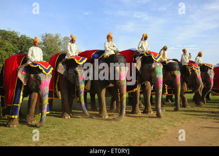 éléphant peint, éléphant décoré, décoration d'éléphant, parade d'éléphant, festival d'éléphant. Jaipur, Rajasthan, Inde, festivals indiens Banque D'Images