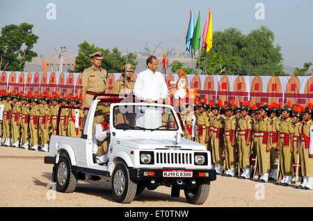 M. Ashok gehlot examiner chers du défilé de la police police training centre NOMR Banque D'Images