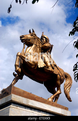 Equestrian statue de métal bronze senior thorale peshwa bajirao ; maratha Pune Maharashtra ; Inde ; Banque D'Images