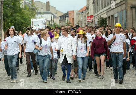Reims, France, célébrer les étudiants avec les étudiants de première Journée de parrainage Banque D'Images