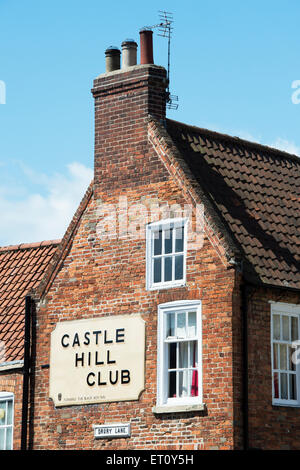 Castle Hill Club signer au bâtiment. Castle Hill, Lincoln, Lincolnshire, Angleterre Banque D'Images