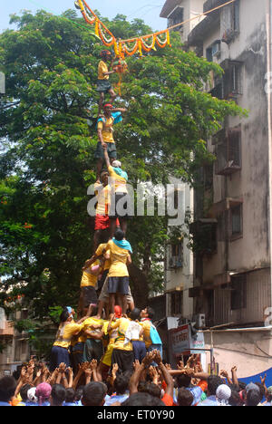 Dahi Handi, festival Dahi Handi, Utlotsavam, Gokulashtami, Janmashtami, Bombay, Mumbai, Maharashtra, Inde, Asie Banque D'Images