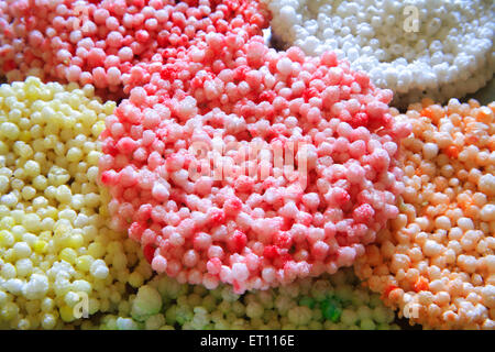 Sabudana colorés papad poppadom Cycas circinalis sagou metroxylon sagu Banque D'Images