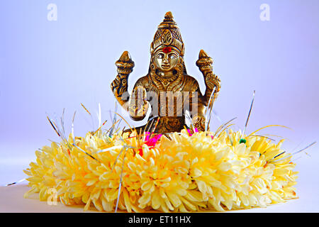 La déesse indienne shree Lakshmi déesse de la bonne fortune ; lustre ; et la richesse ; Inde ; Garland Banque D'Images