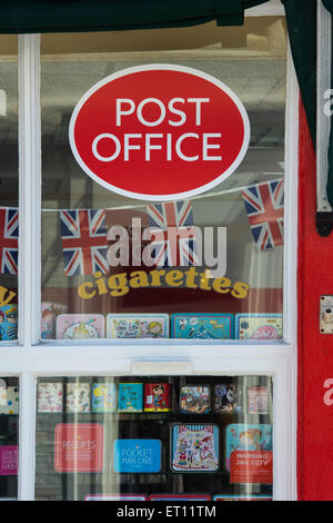 Bureau de poste avec Union Jack noir. Eastgate Street, Lincoln, Lincolnshire, Angleterre Banque D'Images