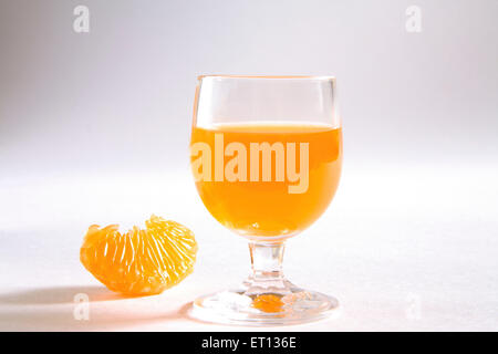 Boisson aux Fruits Jus d'orange ; santara ; Inde ; Banque D'Images