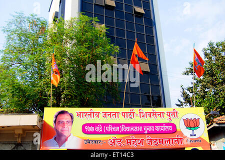 Affiche du Bharatiya Janata Party Shiv Sena pour les élections Bombay Mumbai Maharashtra Inde Asie Indien asiatique Banque D'Images