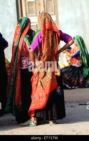 Femmes rurales, Mindiyada, Anjaar, Kutch, Gujarat, Inde Banque D'Images