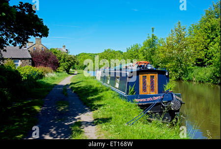 Le canal Leeds-Liverpool près de Skipton, Yorkshire du Nord, Angleterre, Royaume-Uni Banque D'Images