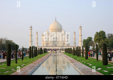 Taj Mahal à Agra, Uttar Pradesh ; Inde ; Banque D'Images