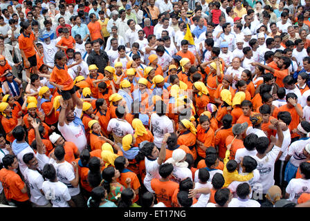 Dahi Handi, Gopal Kala, Utlotsavam, Krishna Janmashtami, Krishnashtami, Janmashtami, Gokulashtami, festival hindou, Bombay, Mumbai, Maharashtra, Inde Banque D'Images