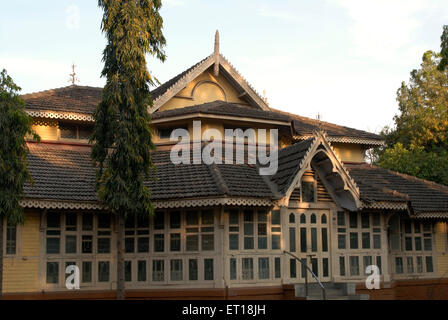 Ancienne maison en bois, Deolali, Devlali, Maharashtra, Inde Banque D'Images