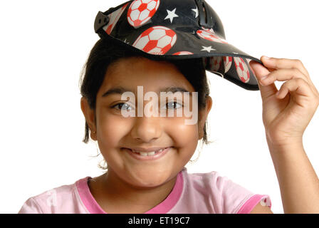 Les jeunes filles indiennes wearing cap sur fond blanc - M.# 152 smr - 167207 Banque D'Images