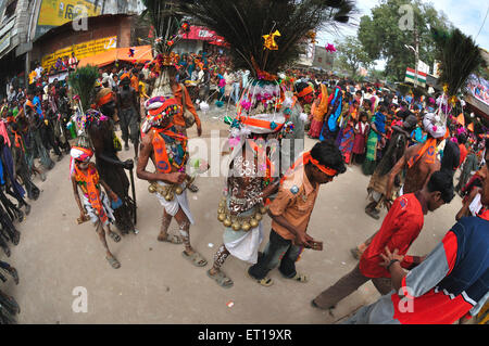 Tribal célébrant, foire tribale, Holi Festival, Kawant, Kavant, Chhotaudepur, Chhota Udepur, Chhotaudaipur, Chhota Udaipur, Vadodara, Gujarat, Inde Banque D'Images