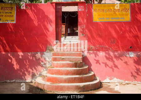 Entrée du temple Durga ; Assi Ghat ; Varanasi ; Uttar Pradesh ; Inde Banque D'Images