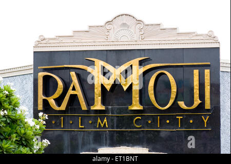 Ramoji film City Sign , Hyderabad , Andhra Pradesh , Inde , Asie Banque D'Images