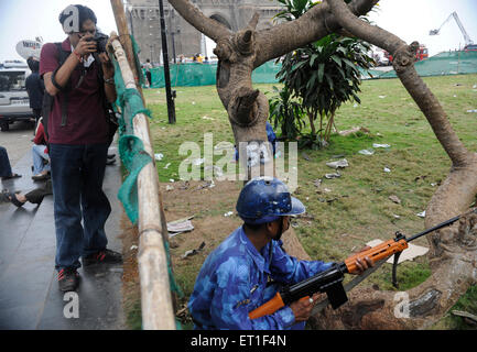 Force d'action rapide photographe Commando RAF attaque terroriste ; Passerelle Deccan Mujahideen 26 novembre 2008 Bombay Banque D'Images