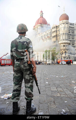 Garde de sécurité nationale commando NSG Taj Mahal Hotel ; attaque terroriste par Deccan Mujahedeen le 26 novembre 2008 à Bombay Banque D'Images