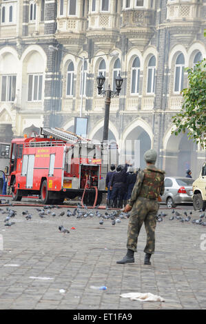 Garde de sécurité National Fire Brigade Commando NSG Taj Mahal Hotel ; attaque terroriste Deccan Mujahedeen 26 novembre 2008 Bombay Banque D'Images