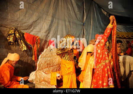 Festival de Dussehra, Dasara, Vijayadashami, Ramlila Ramayana préparation de la scène épique, Chowpatty, Bombay, Mumbai, Maharashtra,Inde Banque D'Images