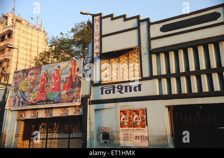 Salle de cinéma Nishat ; Kamathipura ; Lal Bazar ; zone de lumière rouge ; Grant Road ;Bombay; Mumbai; Maharashtra; Inde; Asie;Asiatique ; Indien Banque D'Images