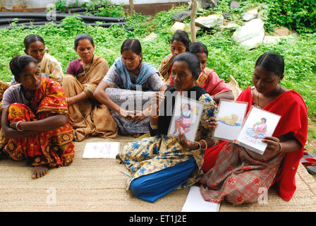 L'accouchement ; éducation ; Chakradharpur Jharkhand en Inde ; PAS DE MR Banque D'Images