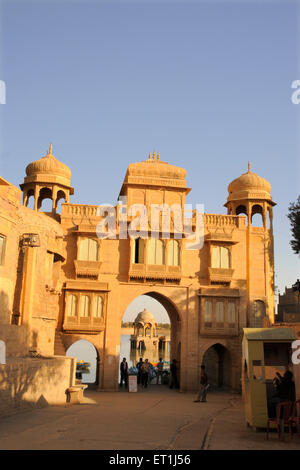 Gate à Gadsisar ou Gadisar lake ; ; ; Inde Rajasthan Jaisalmer Banque D'Images