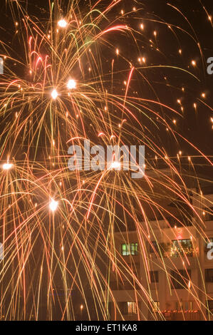 Feux d'artifice, festival de Diwali, Pune, Maharashtra, Inde,Asie Banque D'Images