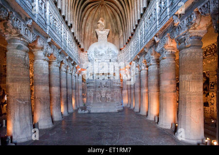 Grand chaitya ruinée à ajanta caves ; Aurangabad Maharashtra ; Inde ; Banque D'Images