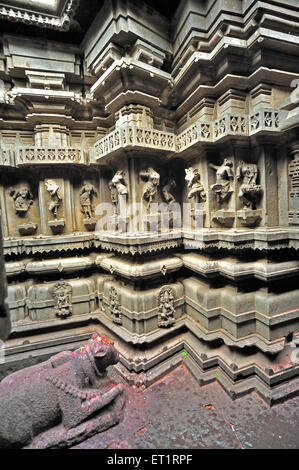 Sculptures décharge endommagé sur bhuleshwar temple à yawat pune Maharashtra Inde Asie Banque D'Images