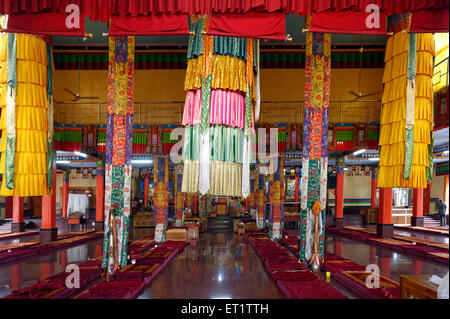 Salle de prière Shar monastère de Gaden à Mundgod au Karnataka Inde Asie Banque D'Images