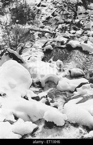 Rochers enneigés ; Arunachal Pradesh ; Inde ; Asie ; ancienne image des années 1900 Banque D'Images