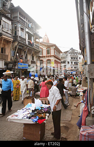 Ancien bâtiment de logements urbains ; masse ; Bhuleshwar Charni road ; Bombay Mumbai Maharashtra ; Inde ; Banque D'Images