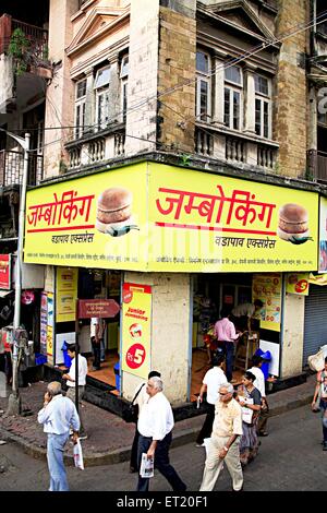 Jumboking Vada Pav Express fast food indien veg restaurant Princess ; Rue ; Vardhaman Chowk ; Marine Lines ; Bombay Mumbai Banque D'Images