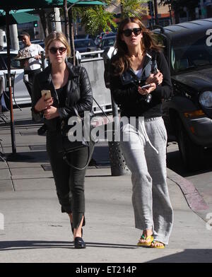 Ashley Benson dans Beverly Hills avec : Ashley Benson Où : Los Angeles, California, United States Quand : 06 Déc 2014 Crédit : WENN.com Banque D'Images