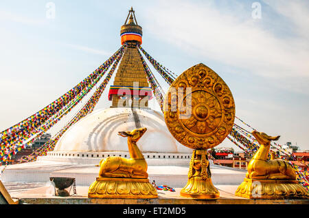 Les drapeaux de prières au stupa Boudhanath à Katmandou, Népal Banque D'Images