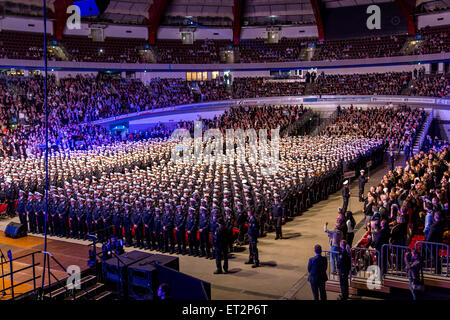 1500 assermentation de nouveaux policiers dans la région de Dortmund, plus de 6000 membres de la famille et les amis ont regardé la cérémonie. Banque D'Images