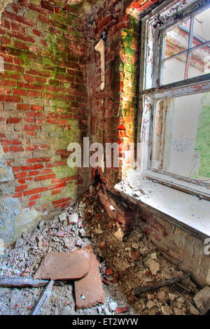 Détruit Bâtiment de l'ancien hôpital psychiatrique Zofiówka Banque D'Images