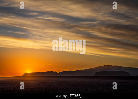 Coucher de soleil sur Eyjafjallajokull Glacier, Islande Banque D'Images