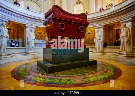 France, Paris, Invalides, Saint-Louis-des-Invalides Cathédrale, tombeau de Napoléon Banque D'Images