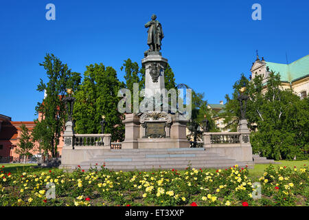 Statue et monument d'Adam Mickiewicz de Varsovie, Pologne Banque D'Images