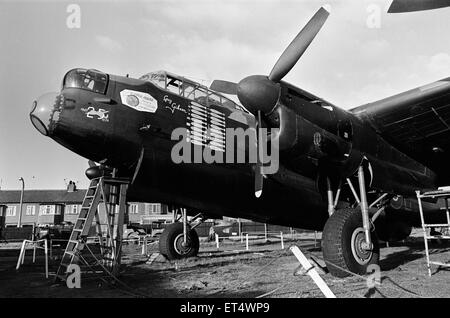 Le célèbre bombardier Avro Lancaster photographié à Blackpool. 19 novembre 1971. Banque D'Images