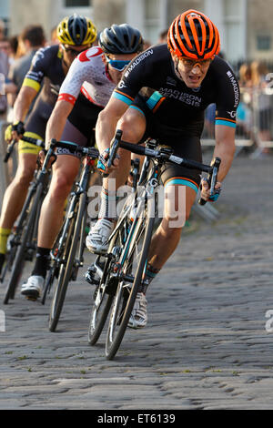 Bath, Royaume-Uni, 11 juin, 2015. L'équipe de Genesis Madison sur la photo lors de la dernière course en baignoire venir haut de le classement par points et gagner la Série Pearl Izumi Tour après avoir remporté la compétition par équipe à la dixième et dernière ronde à Bath. Credit : lynchpics/Alamy Live News Banque D'Images